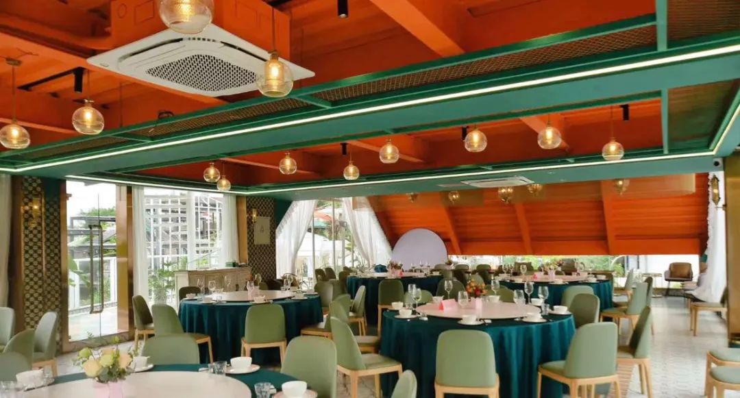 韶关将色彩碰撞到底，看这家深圳餐饮空间设计如何诠释独特的摩洛哥风情